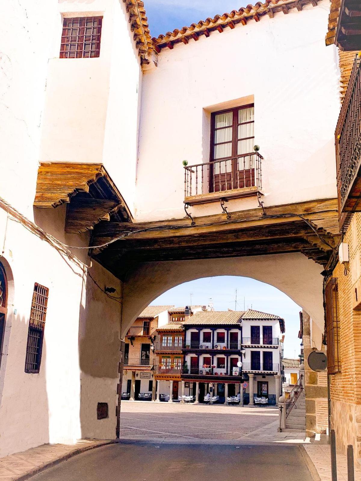 El Balcon De La Rosa Apartment La Puebla de Montalban Bagian luar foto